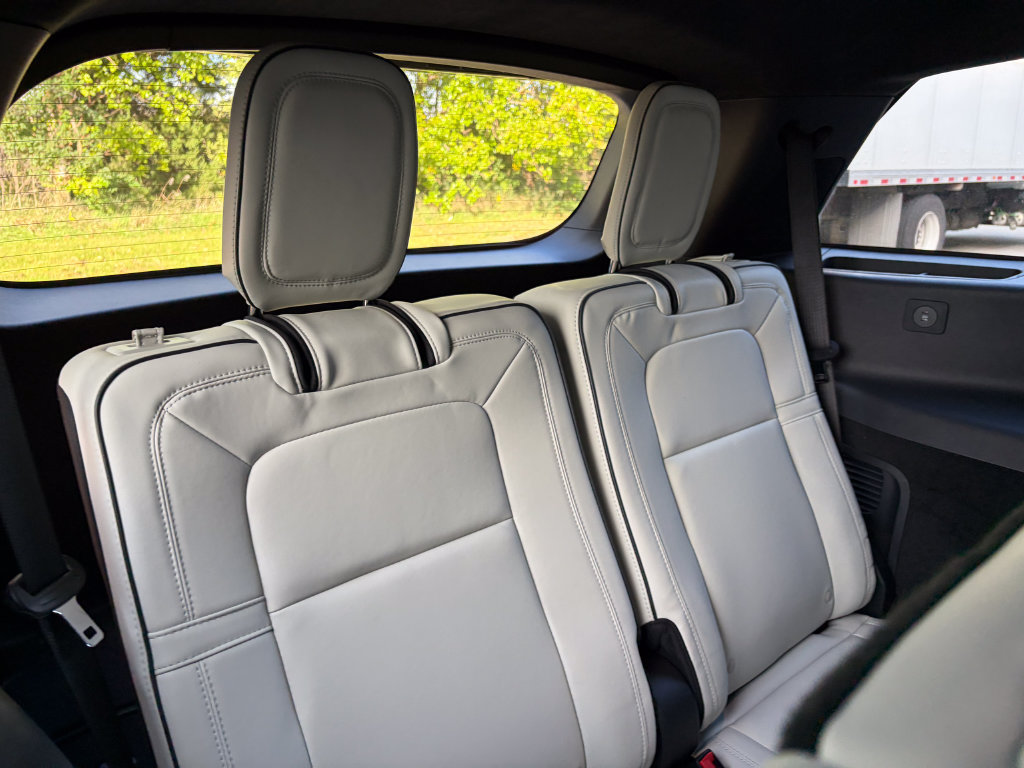 New 2026 Lincoln Aviator Black Label w/ Dynamic Handling Package AWD/4WD image 29