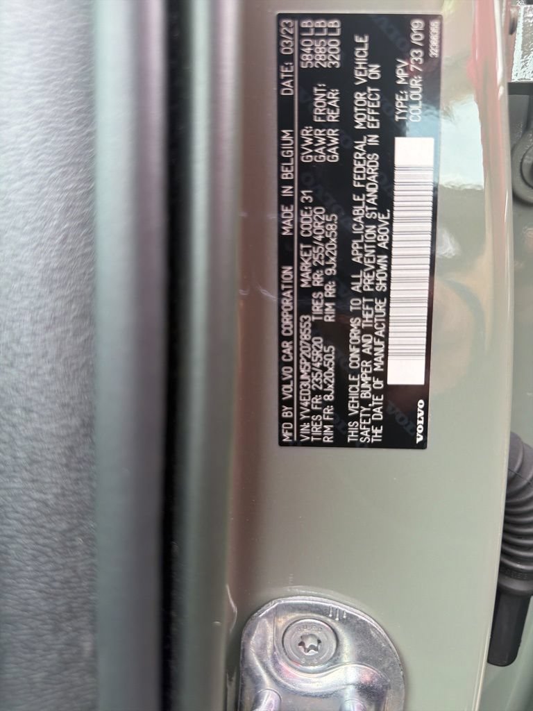 Used 2023 Volvo XC40 Recharge Ultimate AWD/4WD image 12