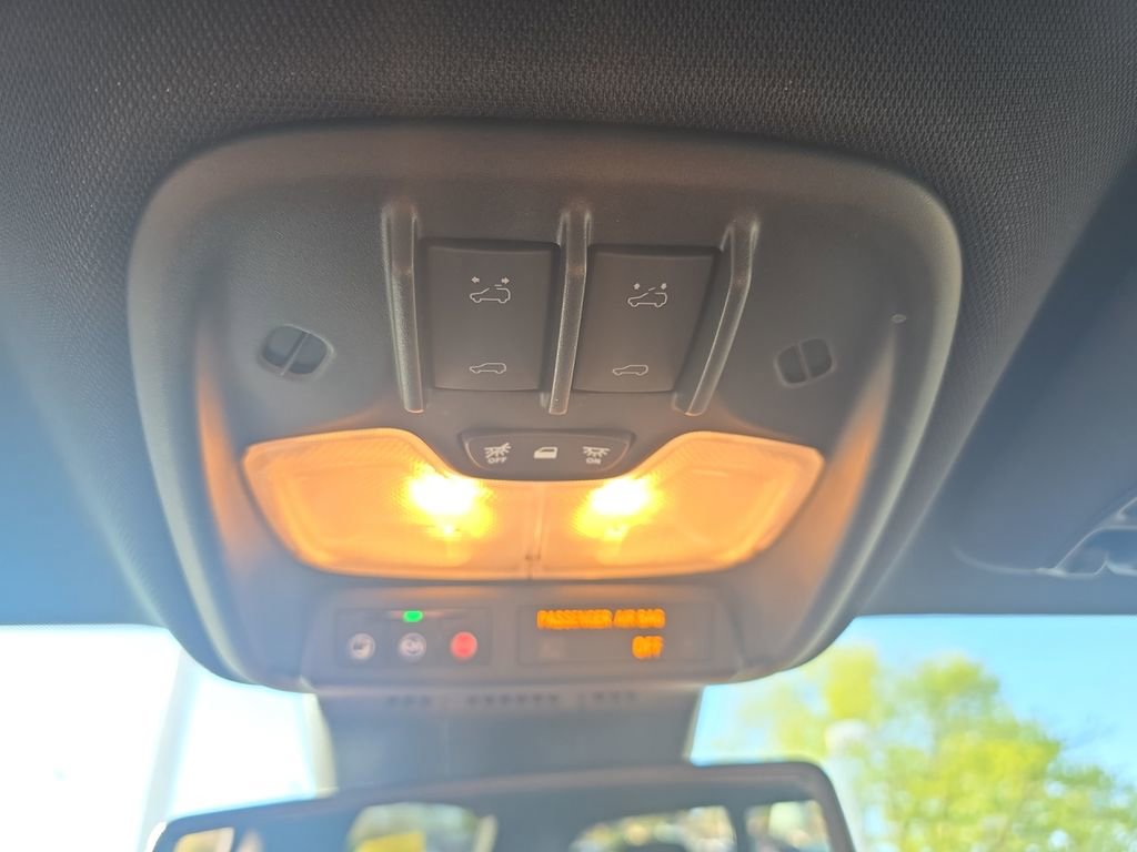 Used 2023 GMC Canyon Denali image 26