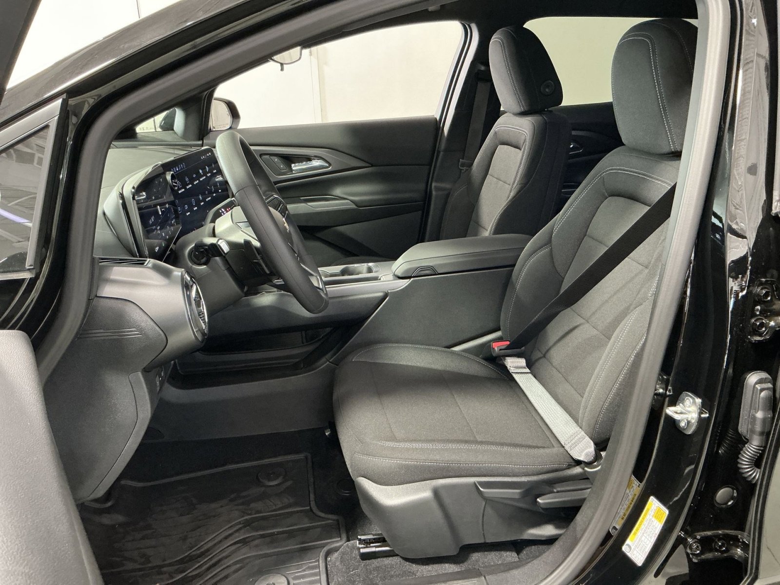 New 2026 Chevrolet Equinox EV LT w/ LPO, All-Weather Mat Package image 21