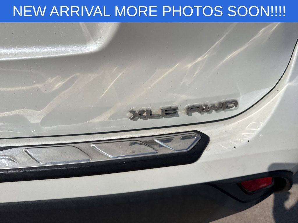Used 2020 Toyota Highlander XLE image 8