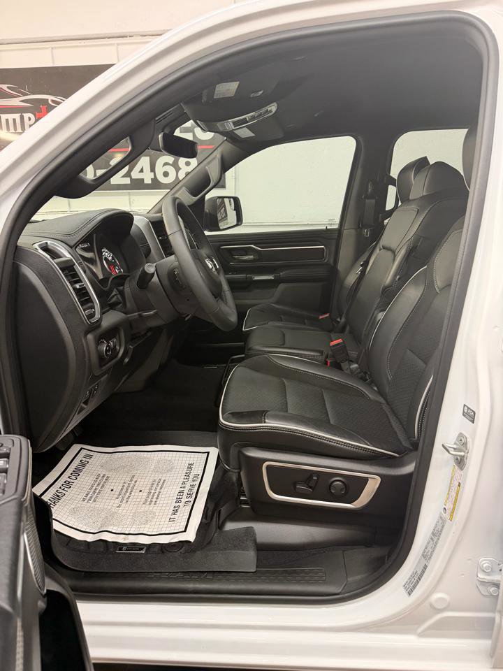 Used 2025 RAM 1500 Laramie AWD/4WD image 17