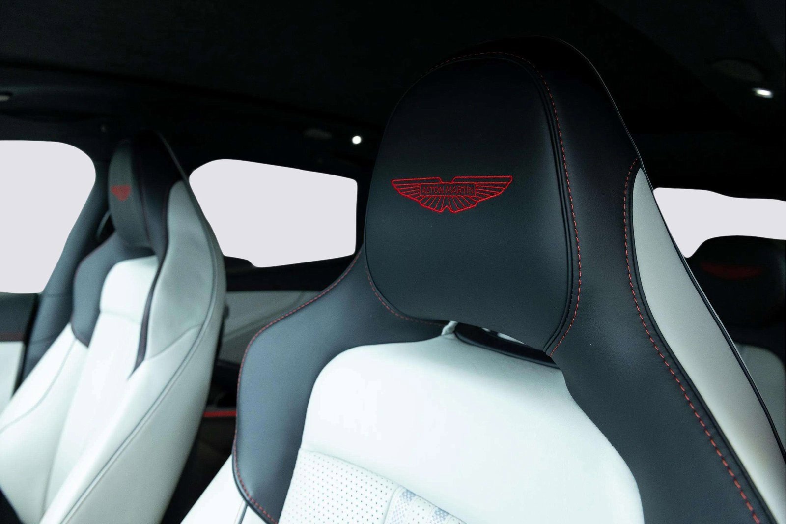 Used 2025 Aston Martin DBX 707 image 17