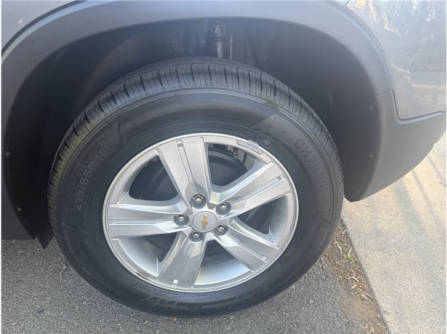 Used 2019 Chevrolet Trax LT w/ LT Convenience Package FWD image 9