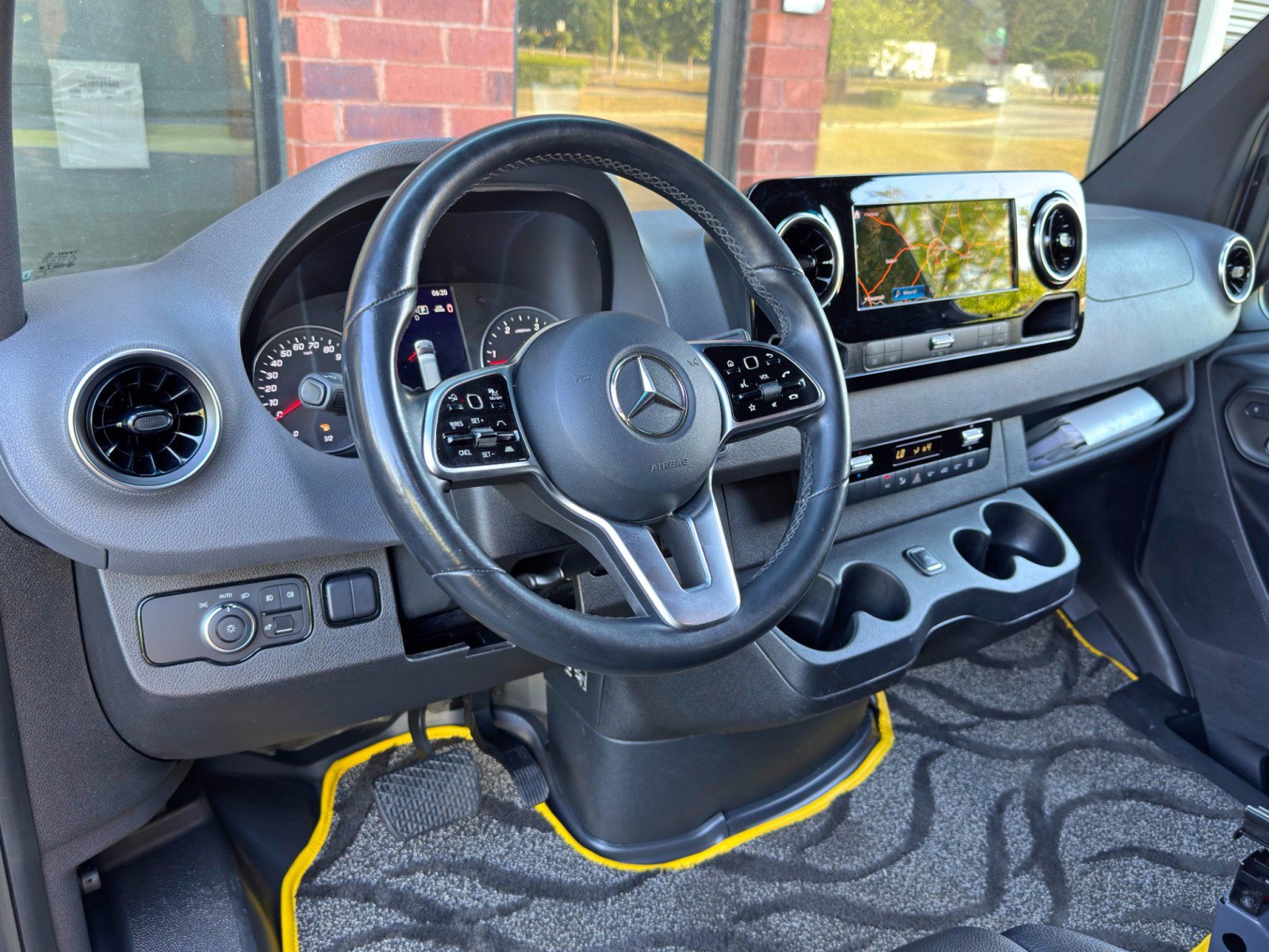 Used 2021 Mercedes-Benz Sprinter 2500 w/ Comfort Plus Package image 12