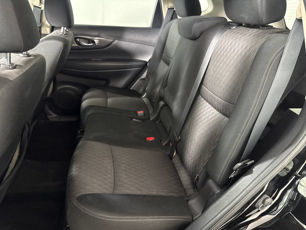Used 2019 Nissan Rogue SV w/ Premium Package FWD image 13