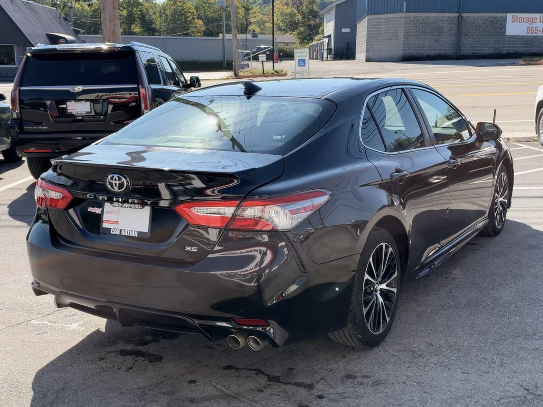 Used 2019 Toyota Camry SE FWD image 6