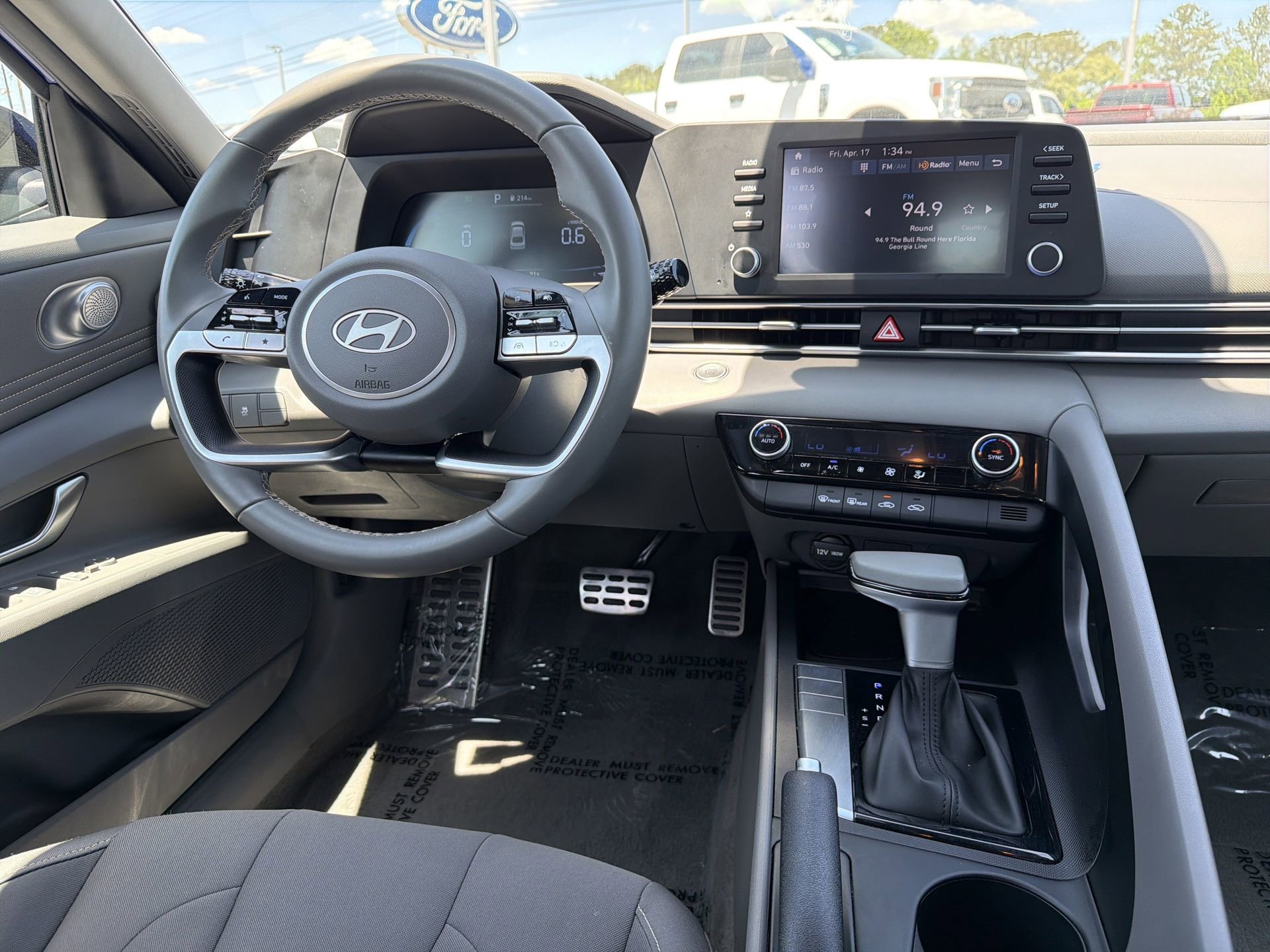 Used 2025 Hyundai Elantra Sport image 3