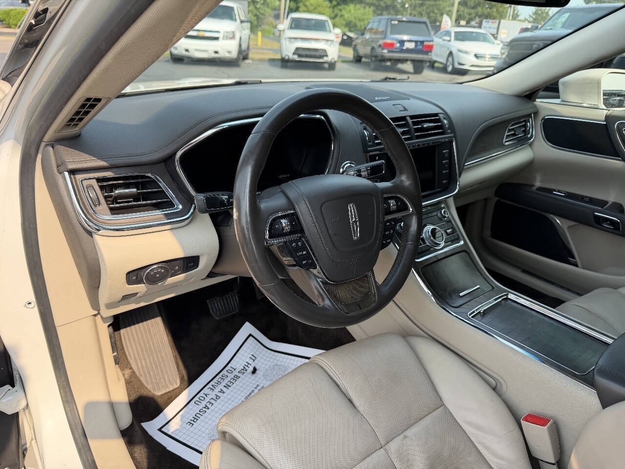 Used 2017 Lincoln Continental Select w/ Climate Package FWD image 14