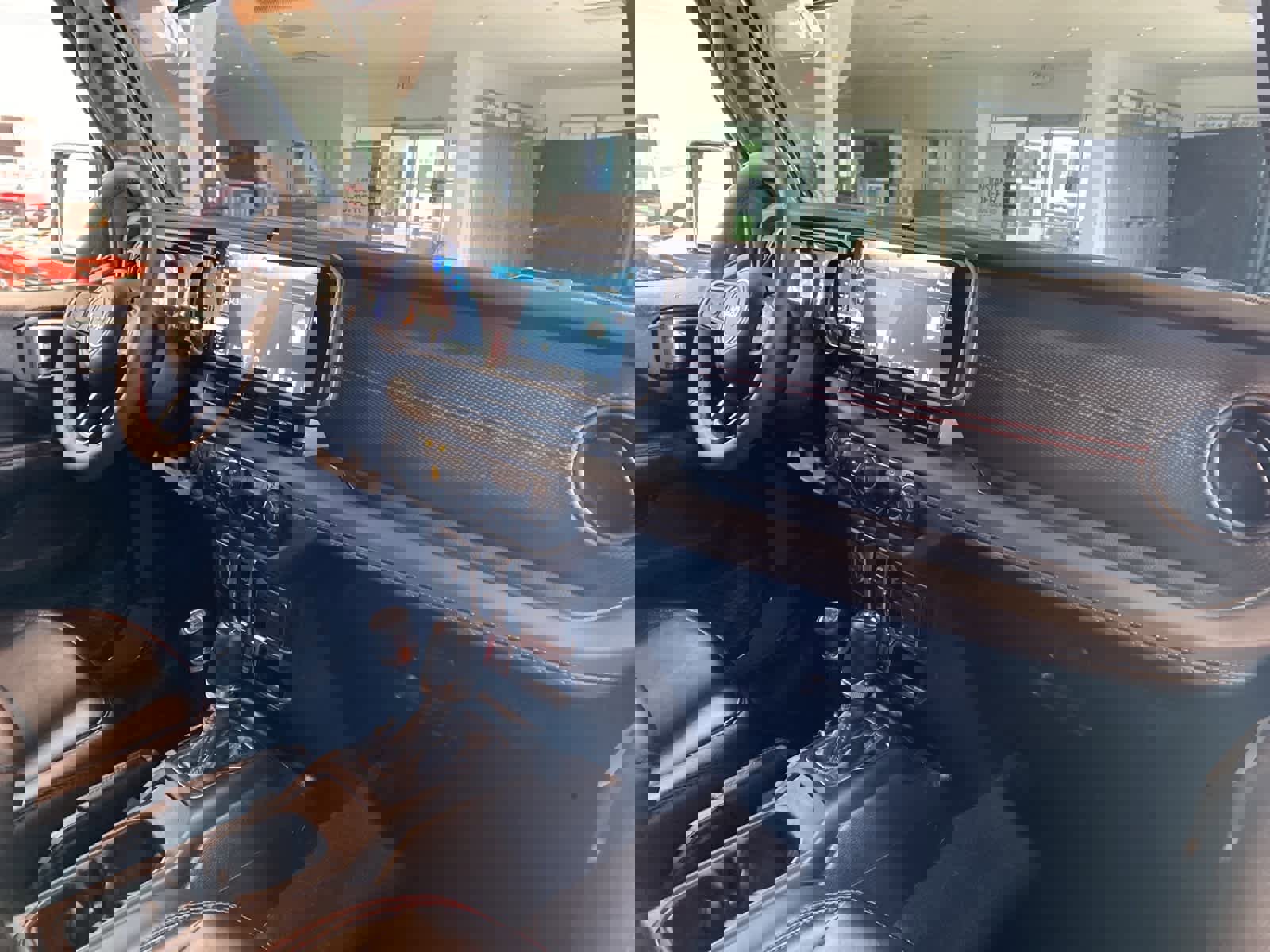 Used 2024 Jeep Wrangler Unlimited Rubicon image 27