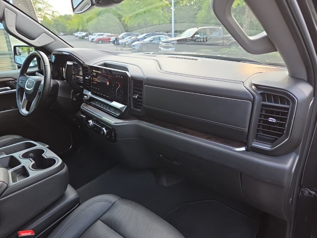 Used 2025 GMC Sierra 1500 SLT RWD image 40