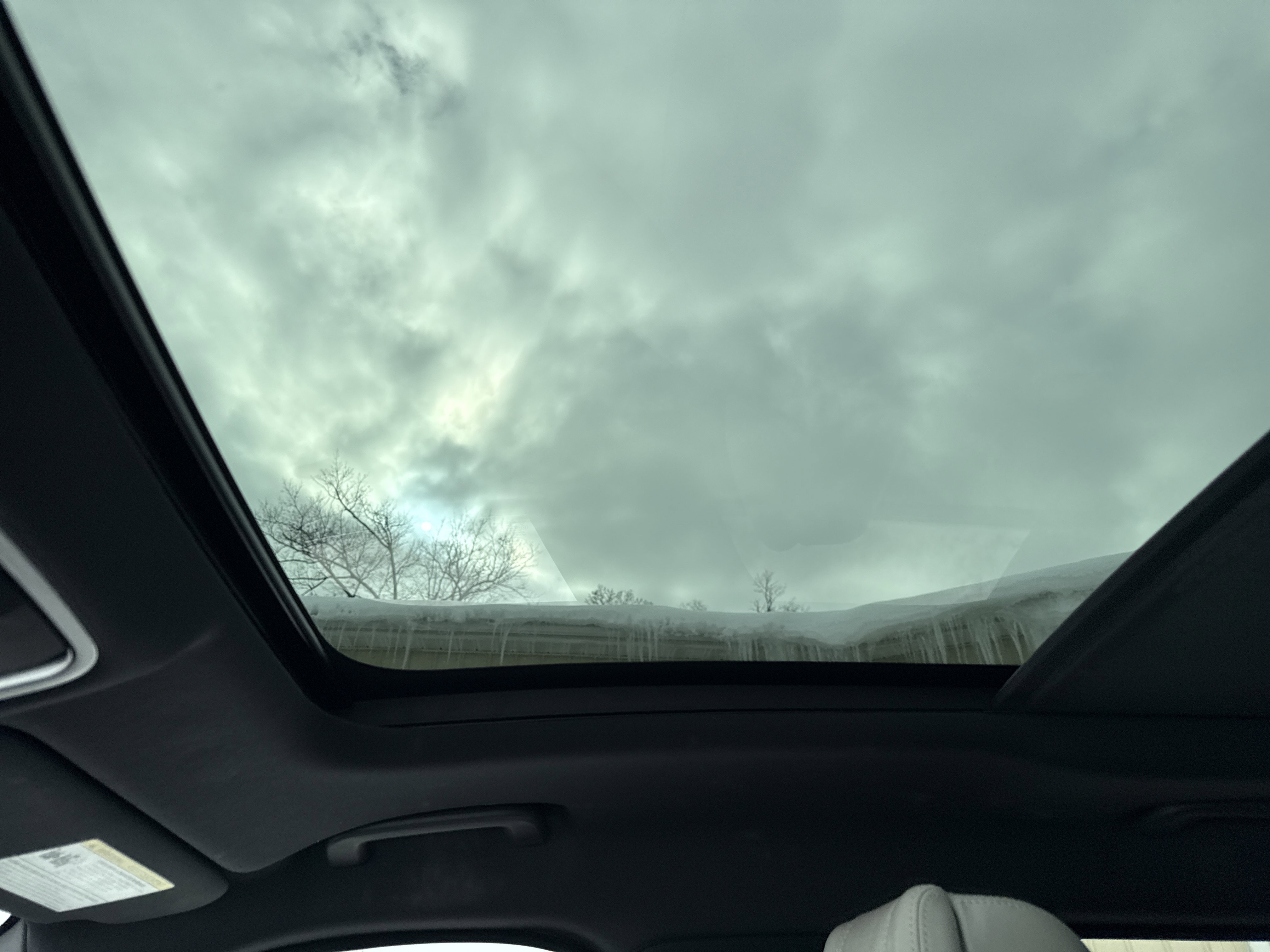 Used 2018 Land Rover Range Rover Velar R-Dynamic SE image 6