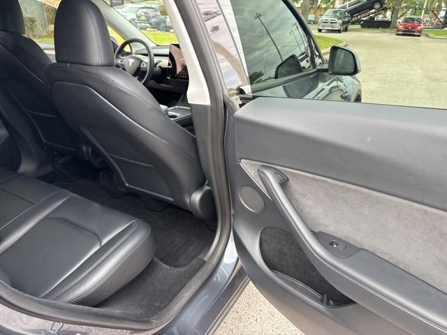 Used 2023 Tesla Model Y Performance image 17
