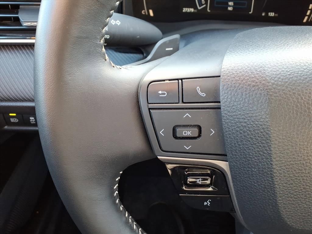 Certified 2025 Toyota Camry SE image 17