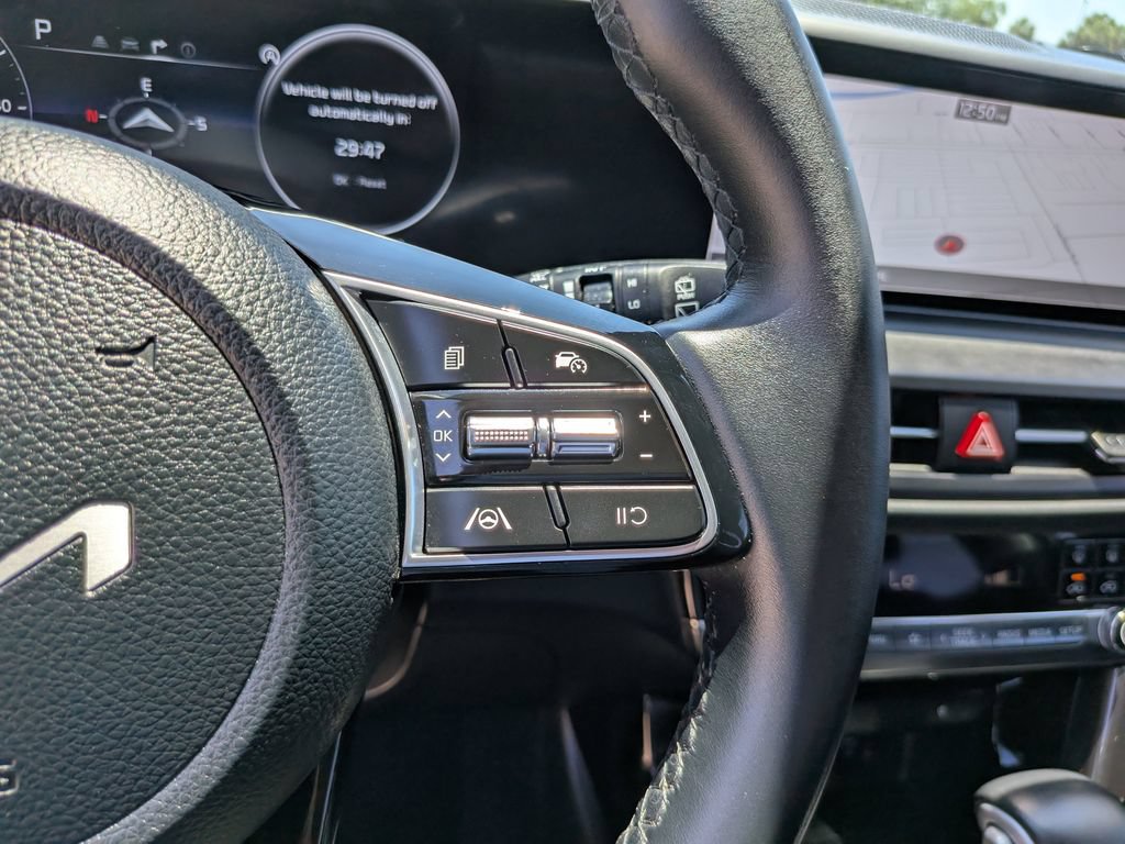 Certified 2025 Kia Seltos EX FWD image 31