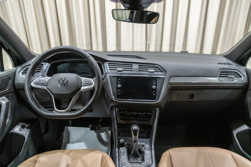 Used 2024 Volkswagen Tiguan SE AWD/4WD image 18
