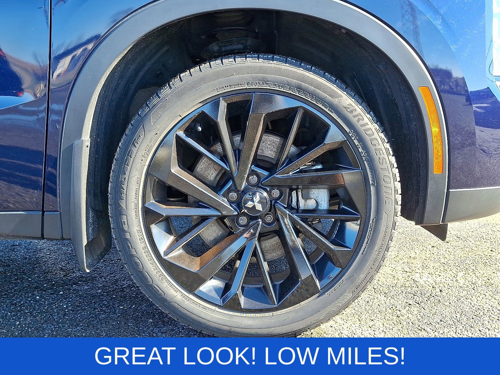 Used 2023 Mitsubishi Outlander SE Black Edition image 9