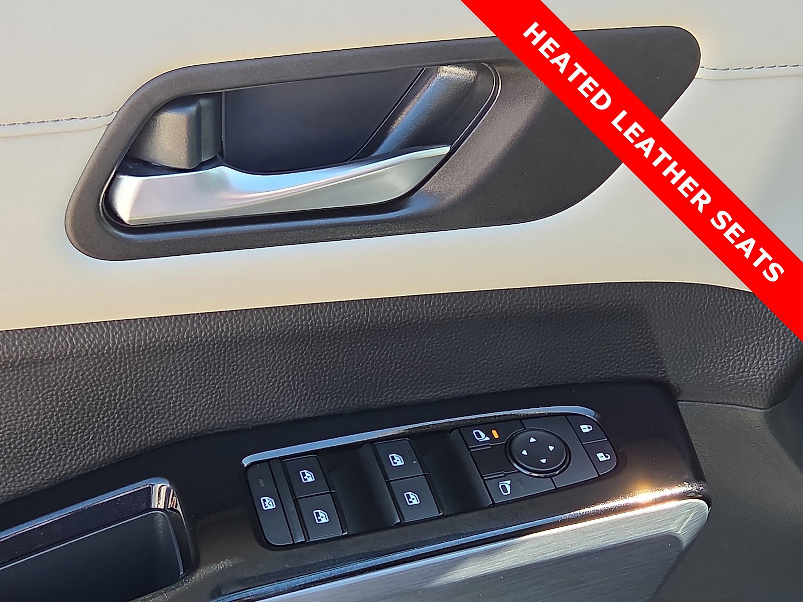 Used 2025 Nissan Pathfinder SL image 15