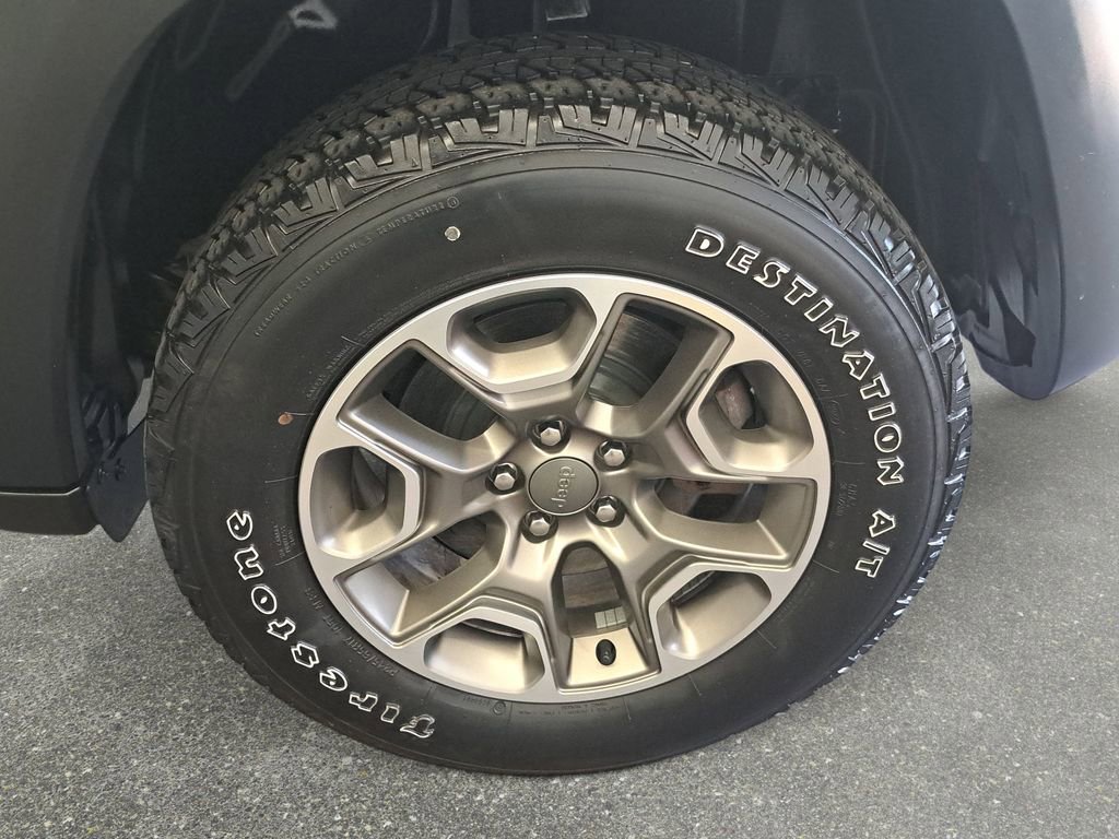 Certified 2022 Jeep Cherokee Trailhawk w/ Comfort/Convenience Group AWD/4WD image 34