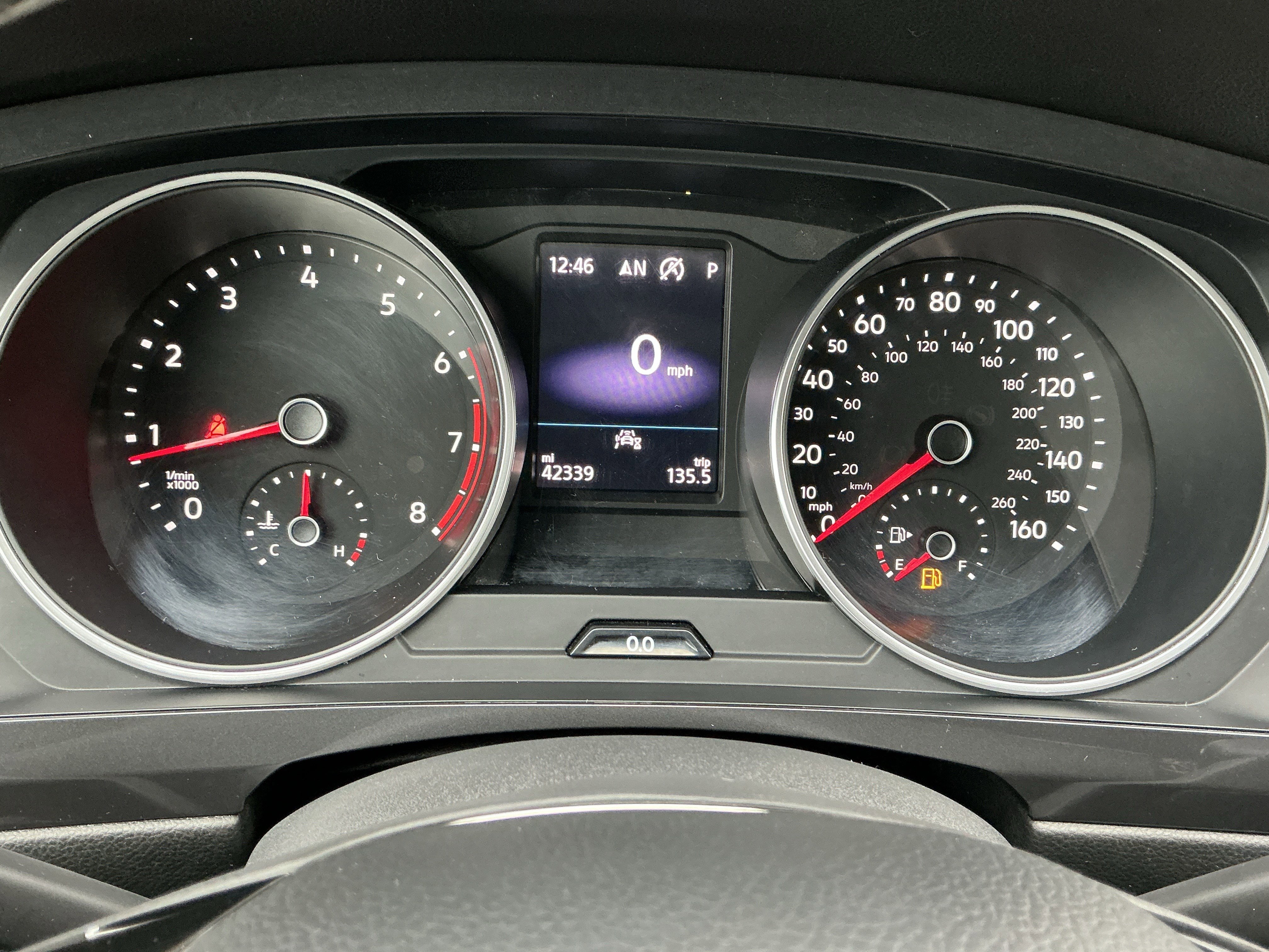 Used 2021 Volkswagen Tiguan SE w/ Panoramic Sunroof Package image 8