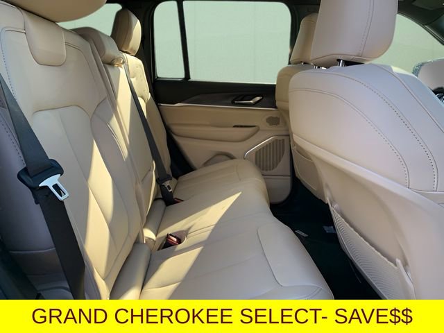 New 2025 Jeep Grand Cherokee Limited w/ Black Appearance Package image 35
