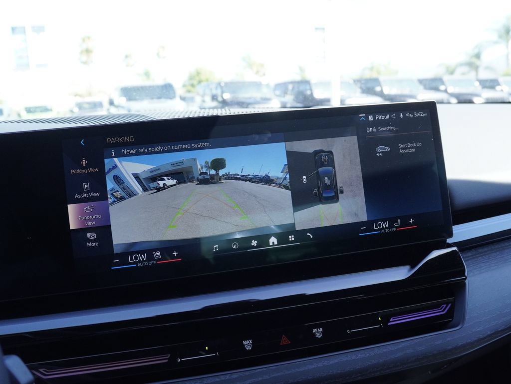 Used 2026 BMW 530i w/ Premium Package RWD image 18