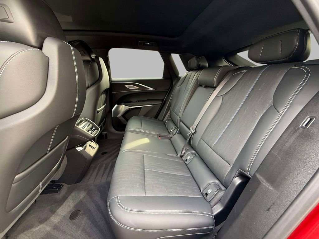 Used 2024 Cadillac Lyriq Luxury w/ LPO, Floor Liner Package image 4