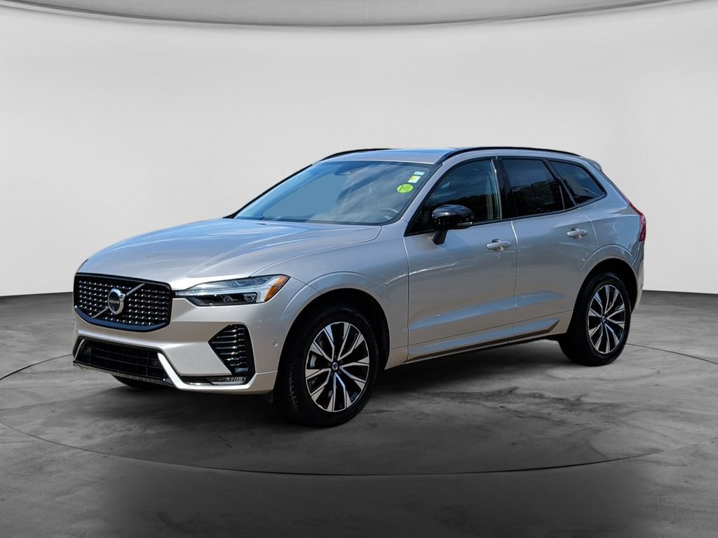 Used 2025 Volvo XC60 B5 Plus AWD/4WD image 3