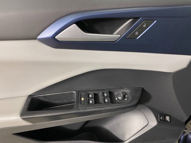 Used 2022 Volkswagen Taos SE image 21