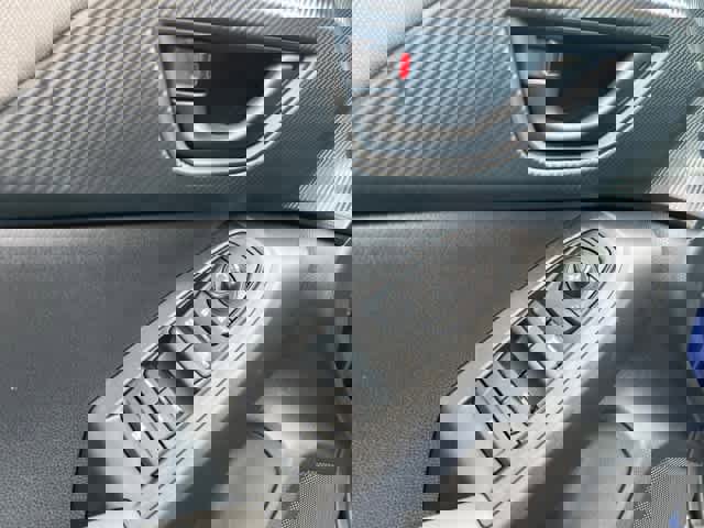 Used 2024 Subaru Crosstrek 2.0i Premium image 14