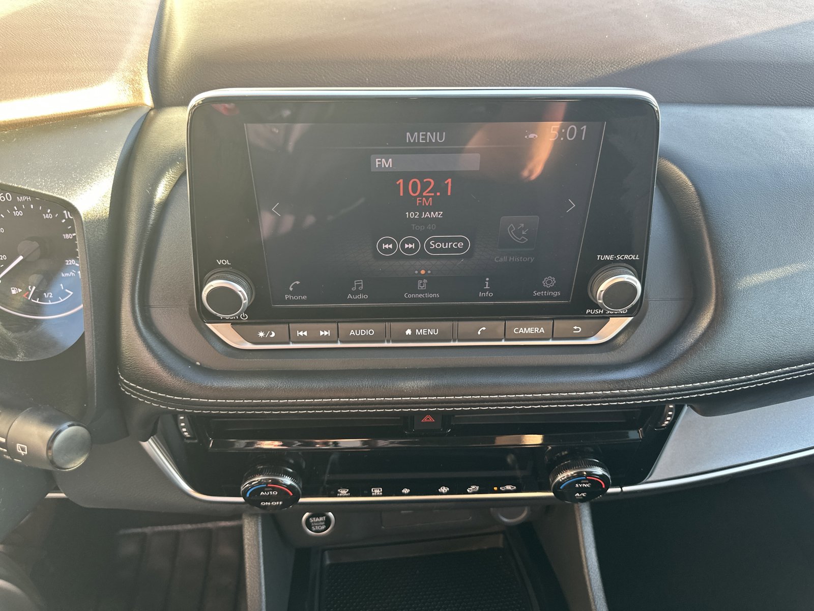 Used 2022 Nissan Rogue SV AWD/4WD image 15