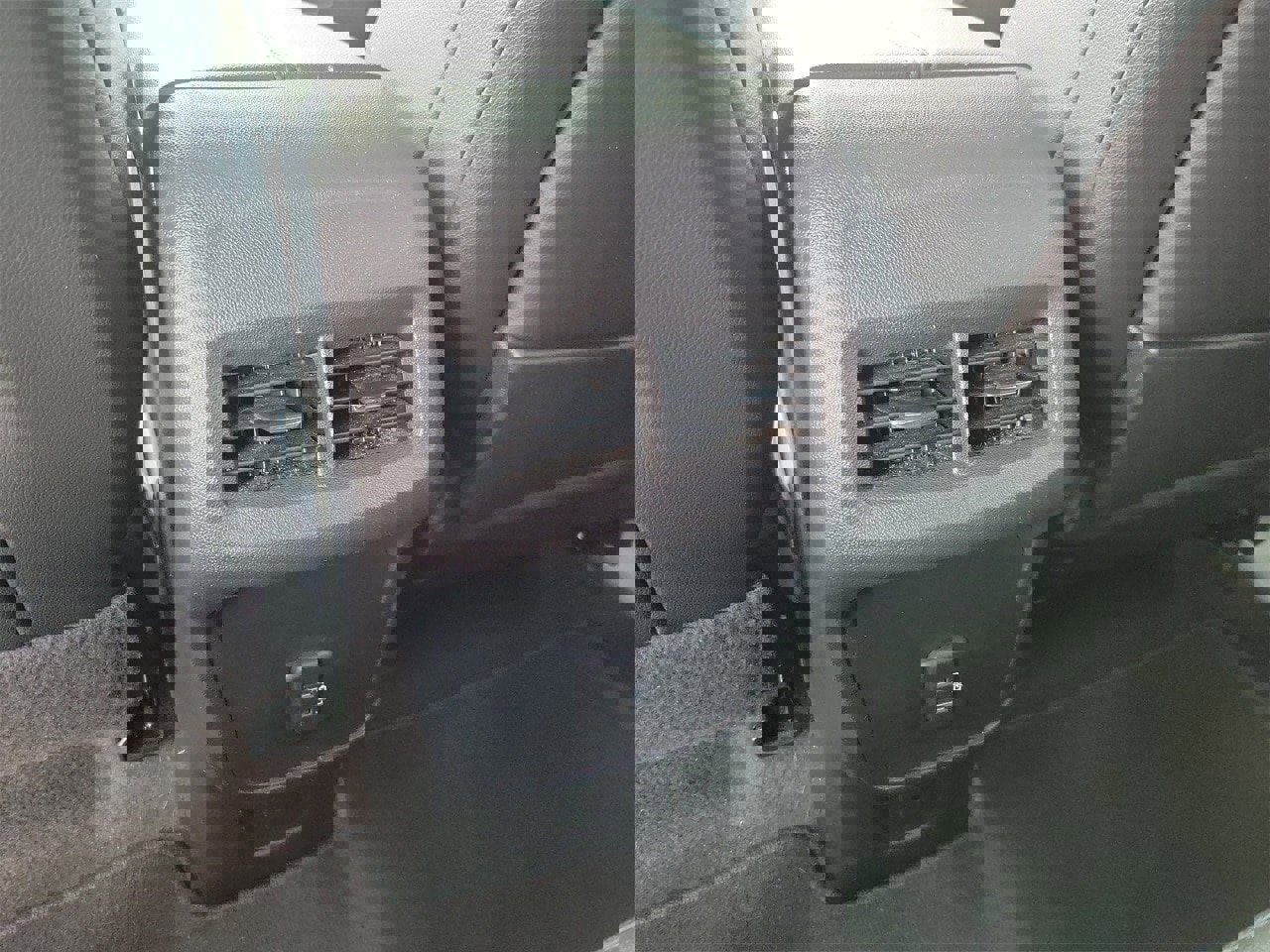 Used 2023 GMC Terrain SLT image 11