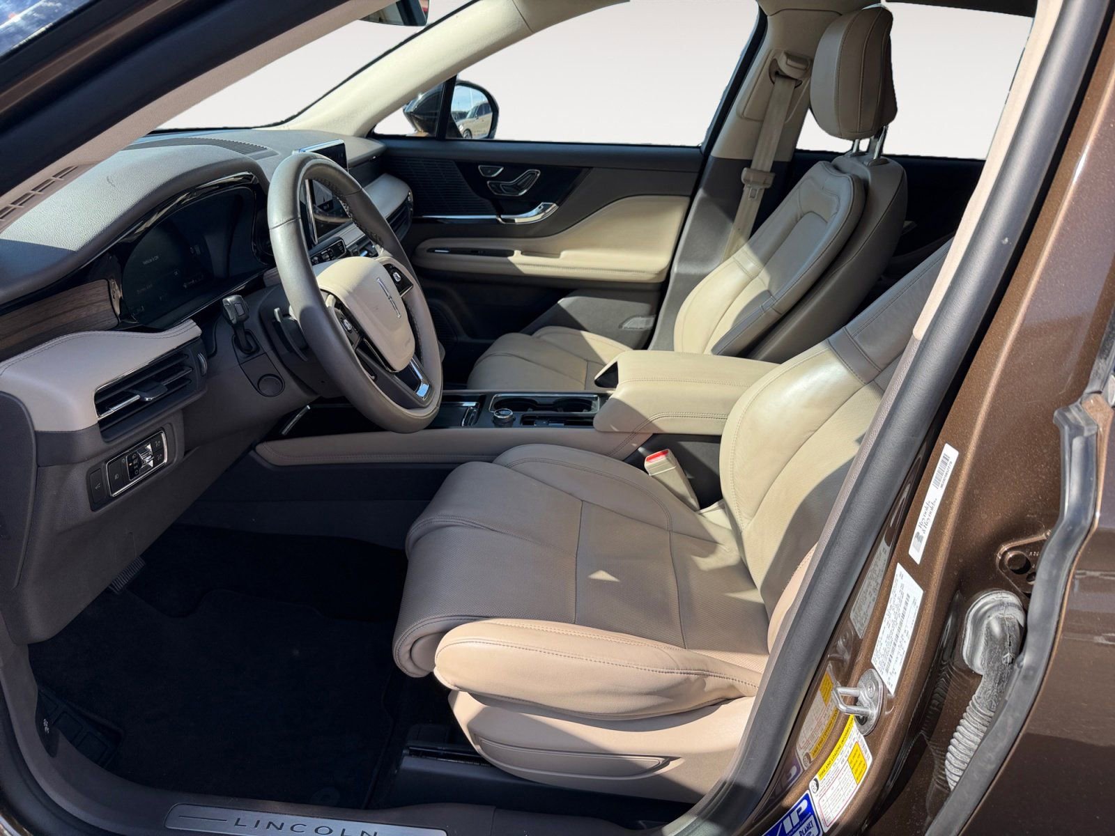 Certified 2022 Lincoln Corsair Reserve w/ Equipment Group 201A image 9