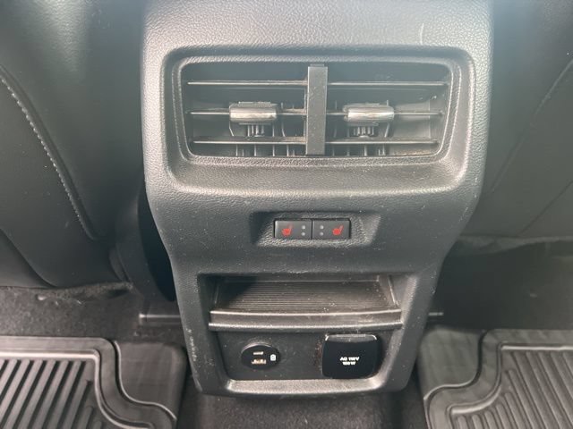 Used 2021 Ford Edge Titanium w/ Equipment Group 301A AWD/4WD image 18