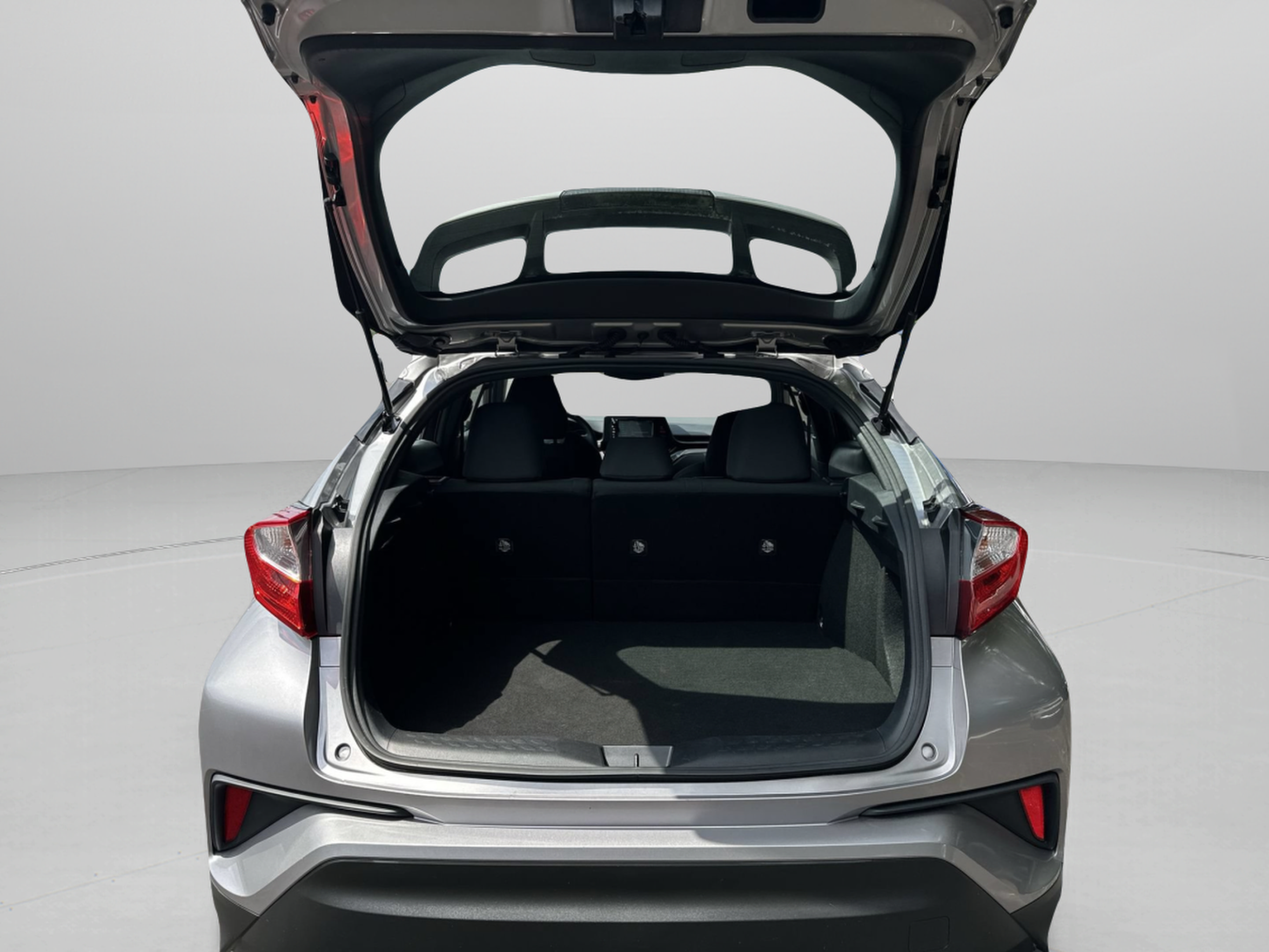 Used 2018 Toyota C-HR XLE FWD image 18