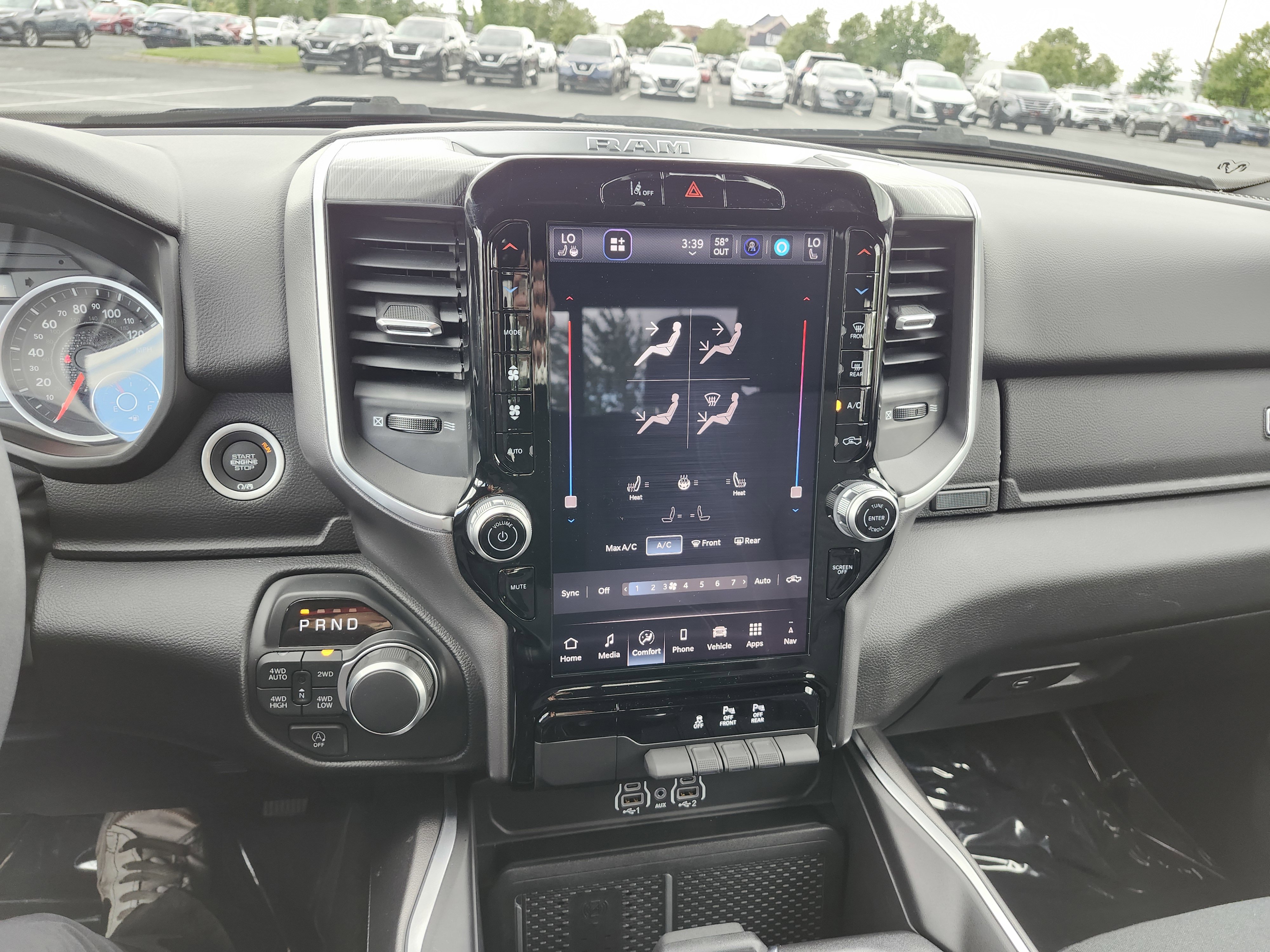 Used 2025 RAM 1500 Big Horn AWD/4WD image 34