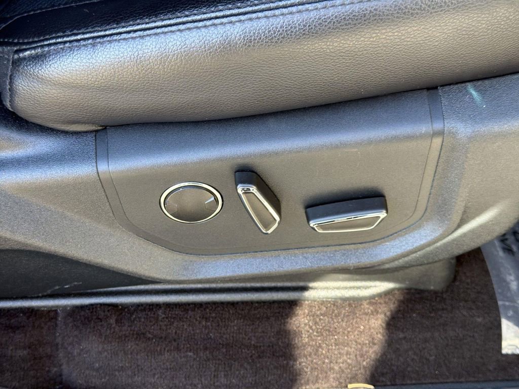 Used 2021 Ford Expedition Limited image 32