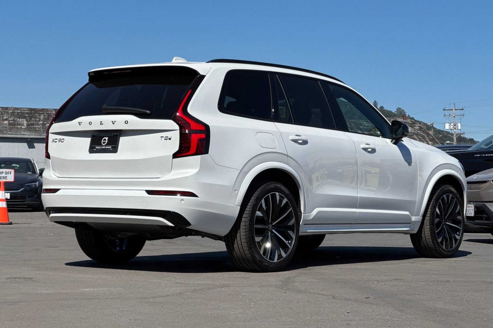New 2026 Volvo XC90 T8 Ultra image 2
