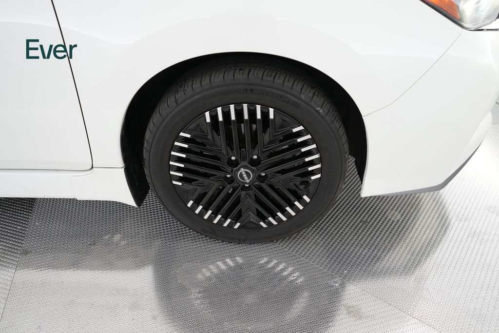 Used 2024 Nissan Leaf SV Plus FWD image 17
