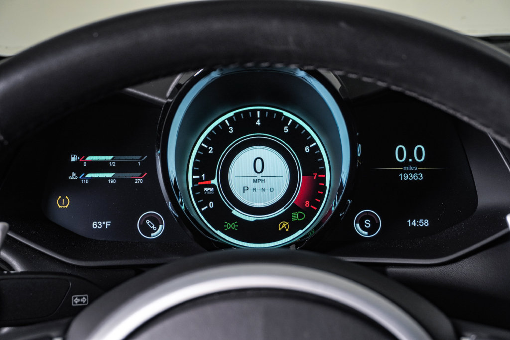 Used 2019 Aston Martin V8 Vantage Coupe RWD image 26