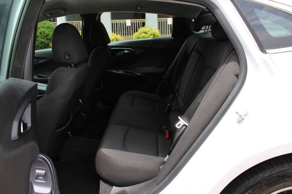Used 2021 Chevrolet Malibu LT FWD image 29