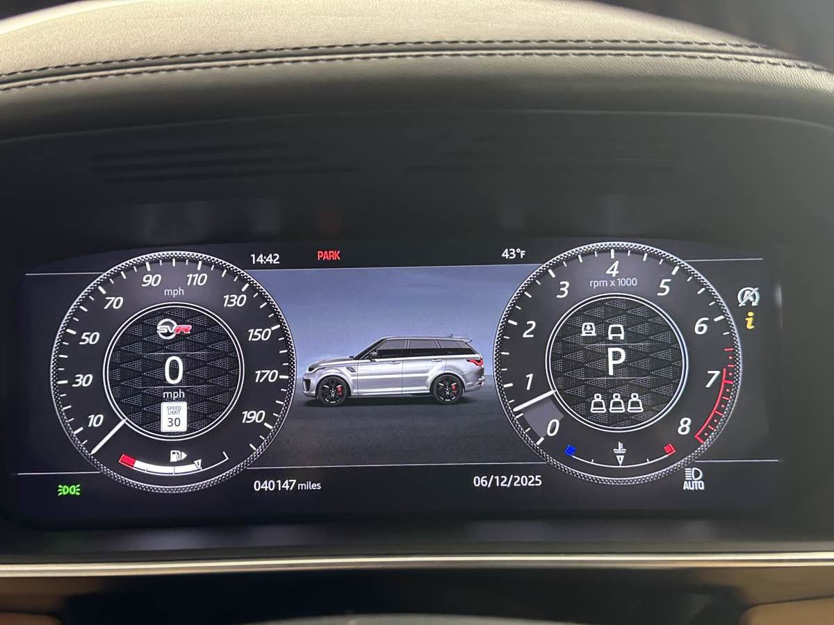 Used 2020 Land Rover Range Rover Sport SVR image 35