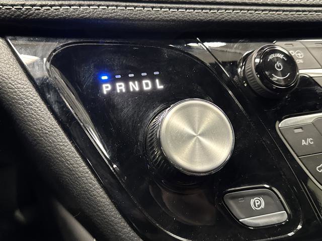 Used 2024 Chrysler Pacifica Limited w/ S Appearance Package image 21