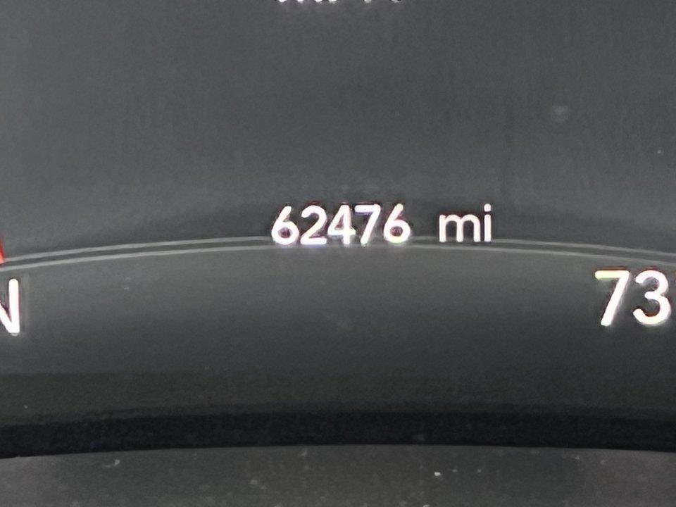 Used 2020 Chrysler Pacifica Touring-L Plus w/ Advanced Safetytec Group FWD image 8