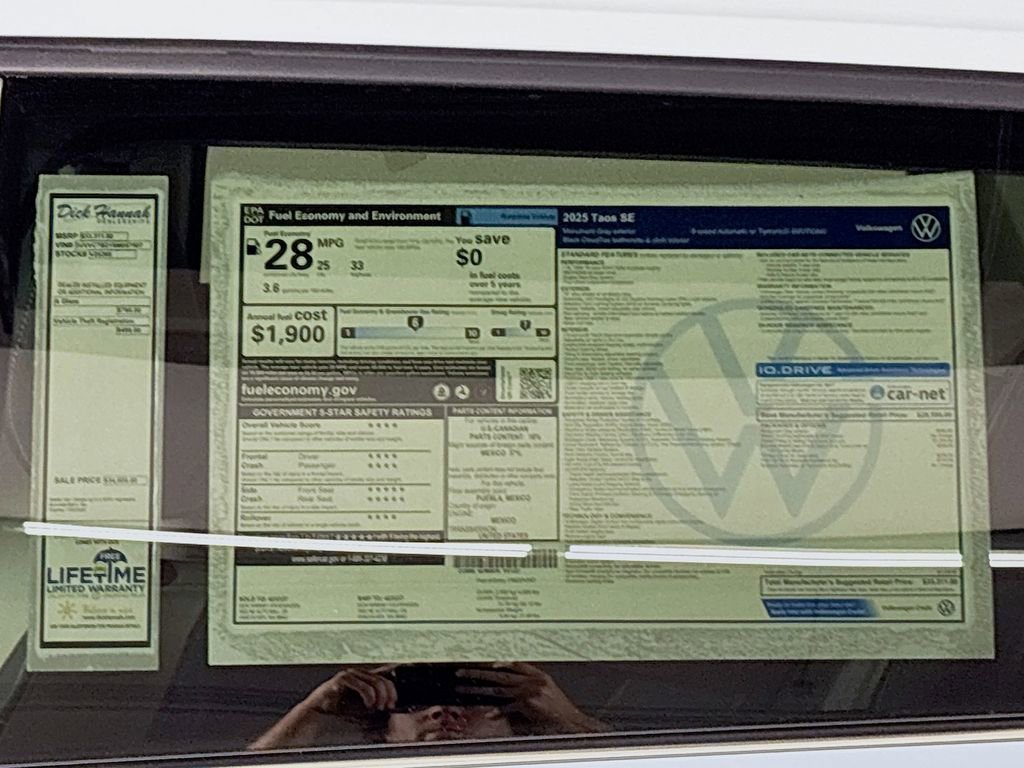 New 2025 Volkswagen Taos SE image 24