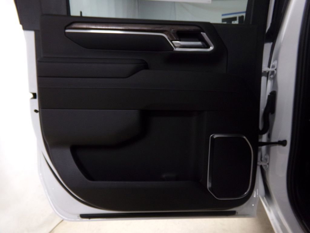 New 2025 Chevrolet Silverado 2500 LTZ w/ LTZ Plus Package image 13