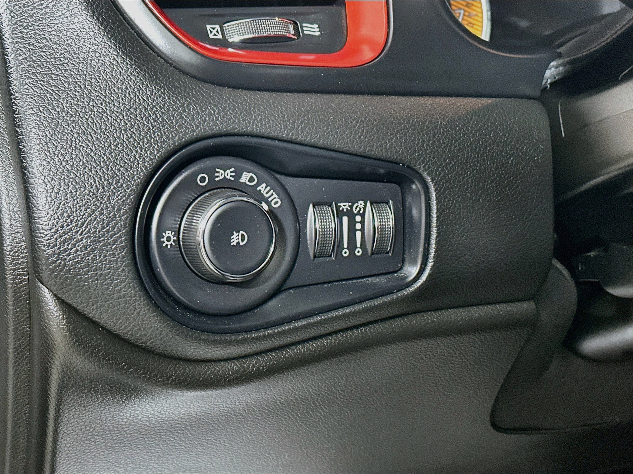 Used 2022 Jeep Renegade Trailhawk w/ Sun/Sound Group AWD/4WD image 10