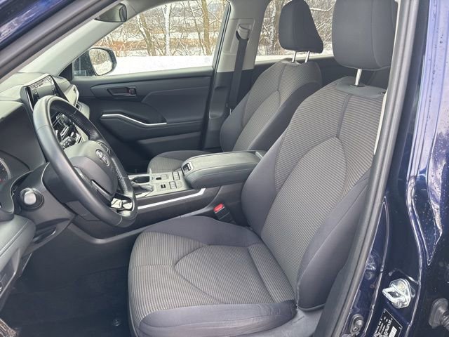 Used 2021 Toyota Highlander LE image 42