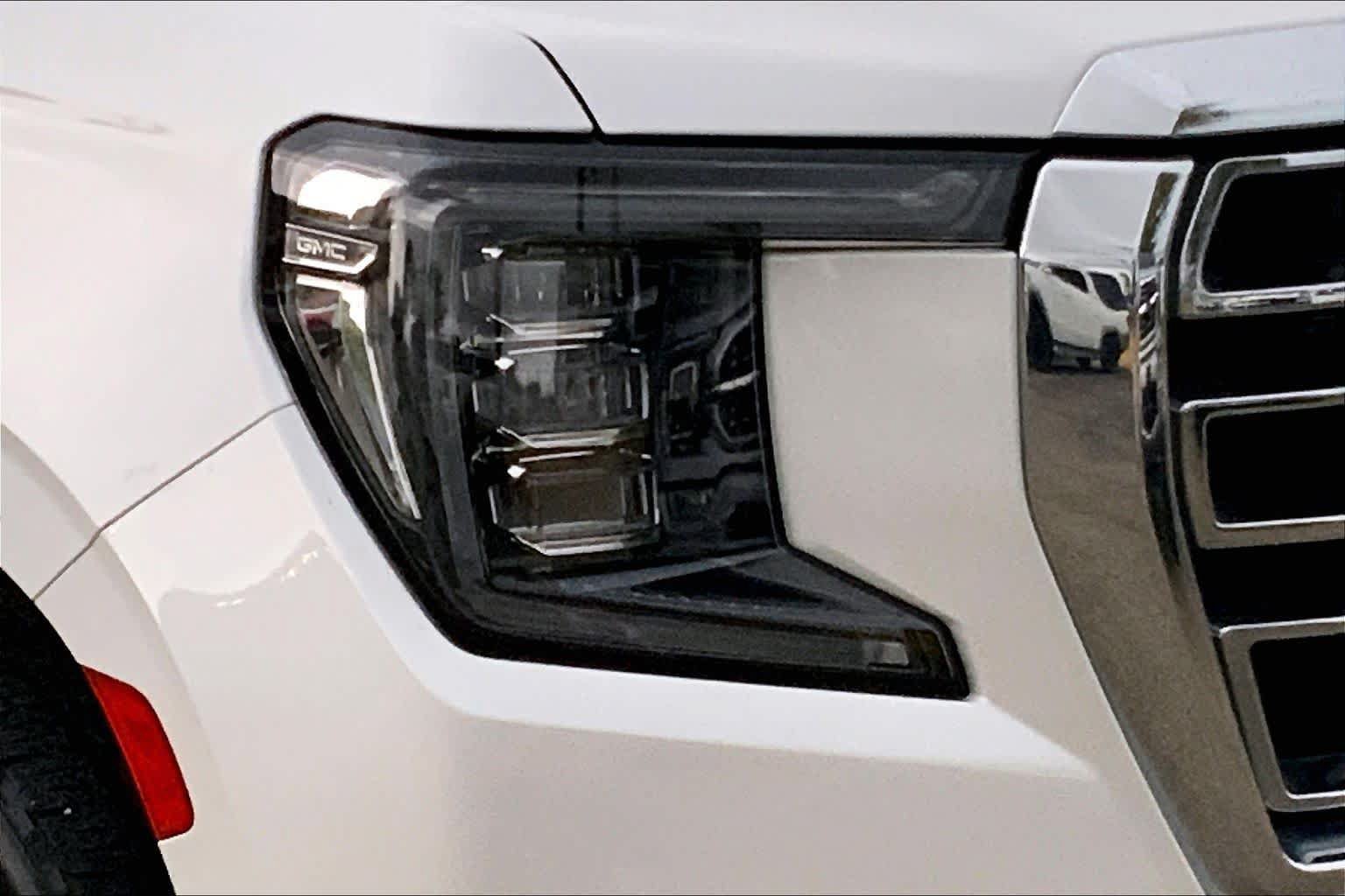 Used 2023 GMC Yukon SLT AWD/4WD image 25