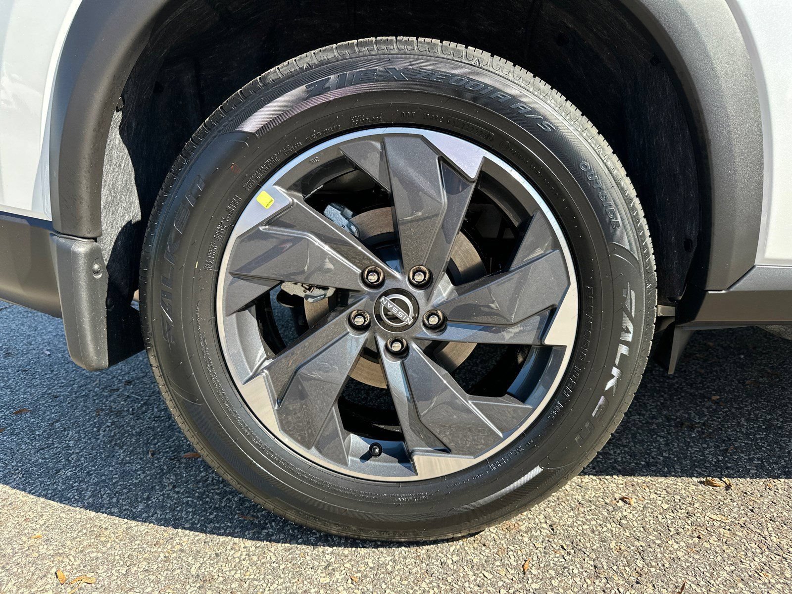 New 2026 Nissan Rogue SV FWD image 17